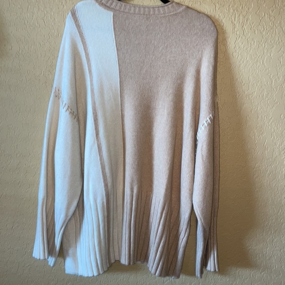 NWT ✨ ST. JOHN Cashmere Silk Blend Sweater - Picture 10 of 13